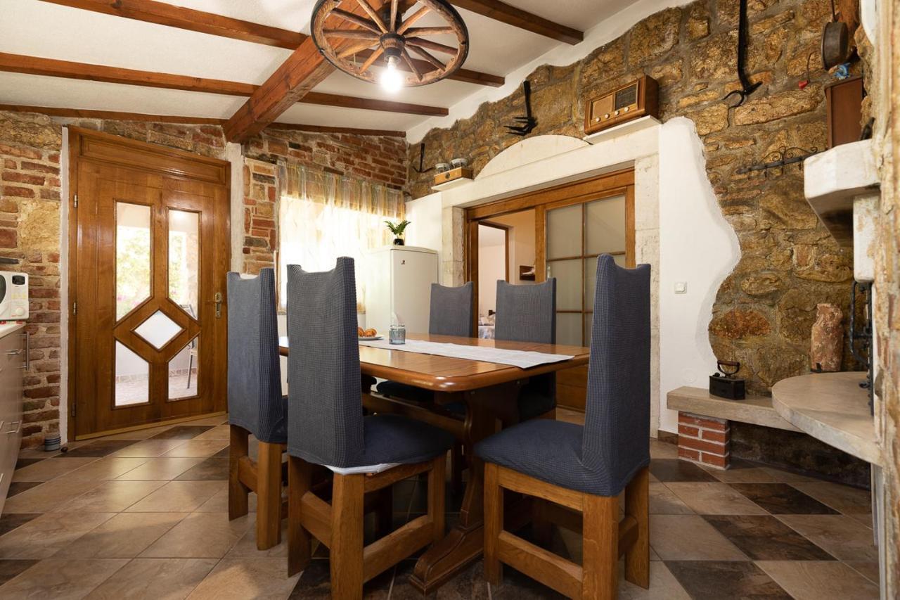 רוביני Holiday House Hana מראה חיצוני תמונה