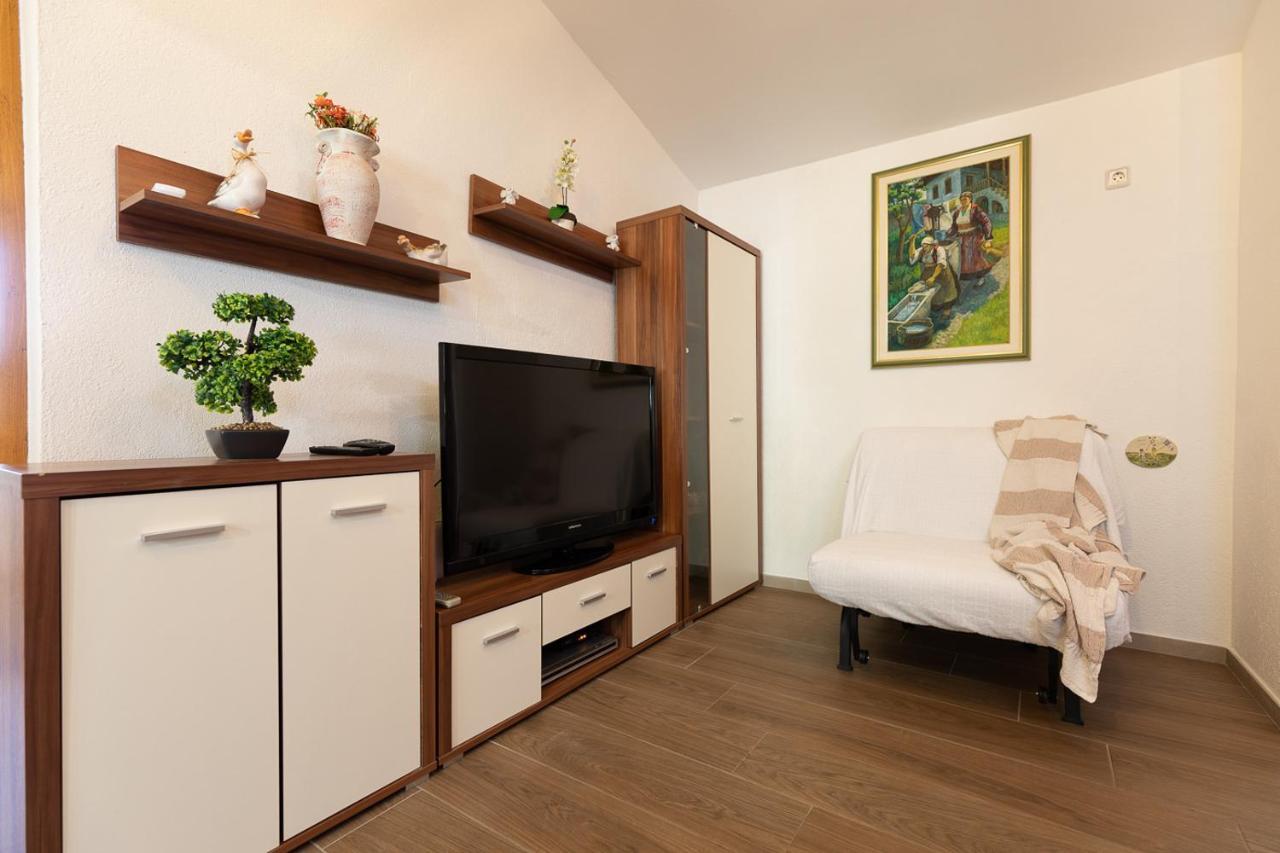 רוביני Holiday House Hana מראה חיצוני תמונה