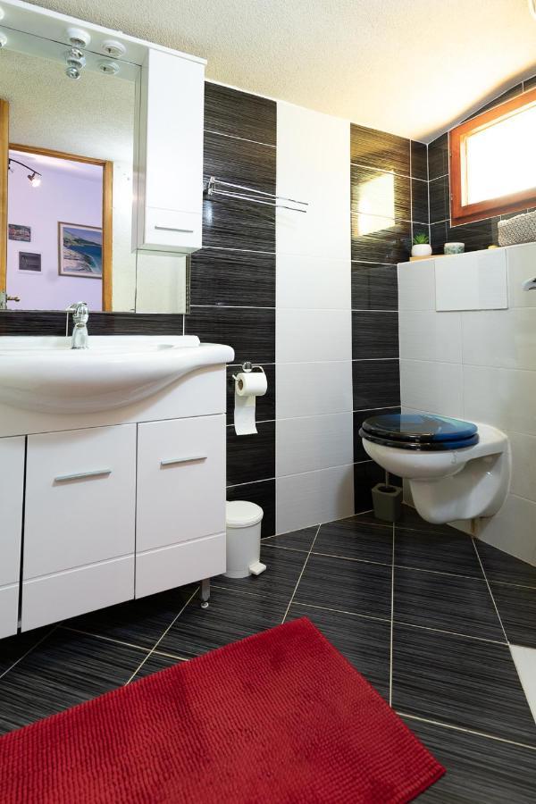 רוביני Holiday House Hana מראה חיצוני תמונה